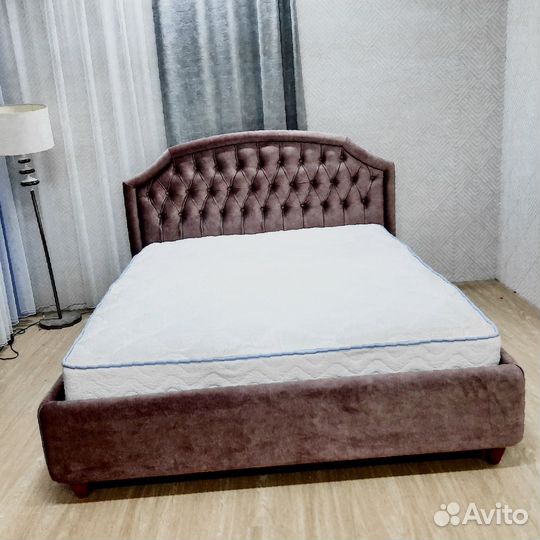 Кровать двуспальная