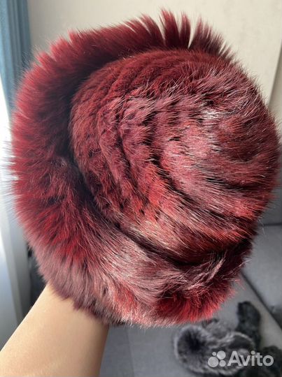 Женские меховые шапки