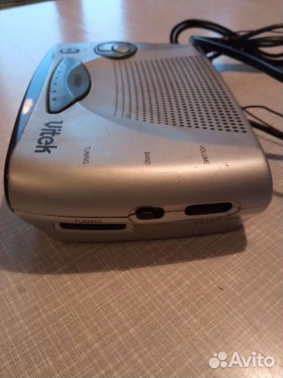 Радиочасы Vitek