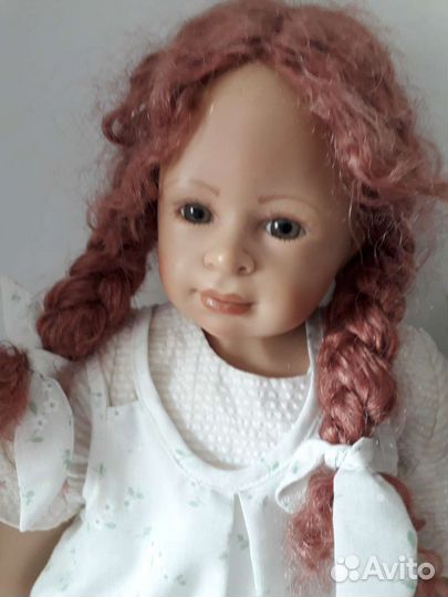 Коллекционная виниловая кукла