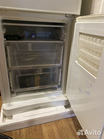 Холодильник Indesit