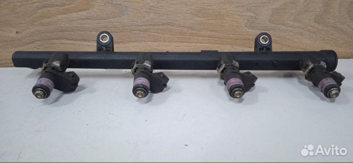 Топливная рампа Renault Megane 2 2002-2006