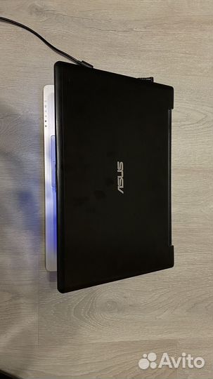 Ноутбук asus