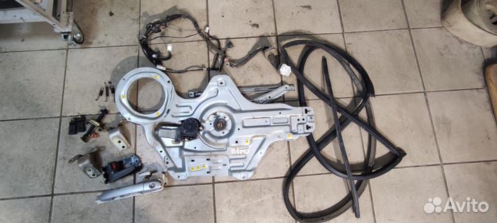 Kia cerato 1 левая дверь, стеклоподъёмник