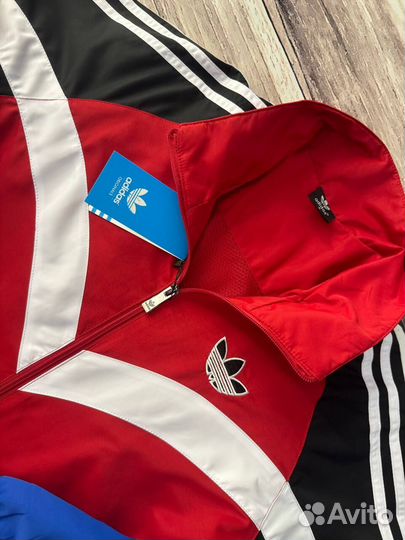 Спортивный костюм Adidas в стиле ретро красный люк