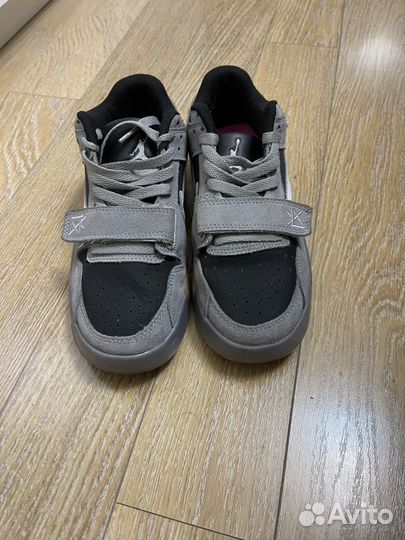 Кроссовки женские оригиналь