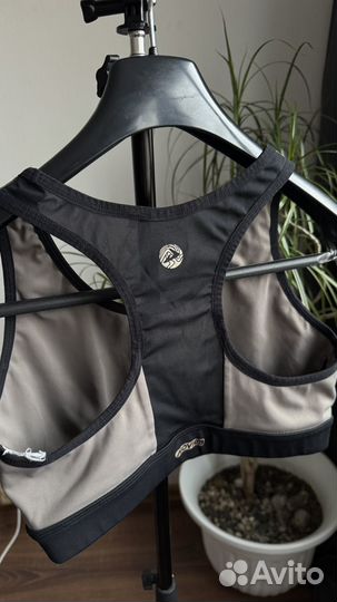 Спортивный топ demix