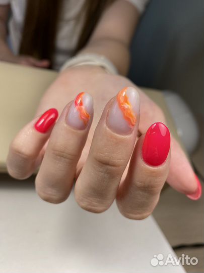 Маникюр и педикюр с покрытием гель-лаком