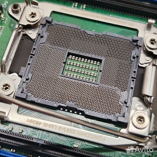 Материнская плата X10SRH-CF LGA2011-3