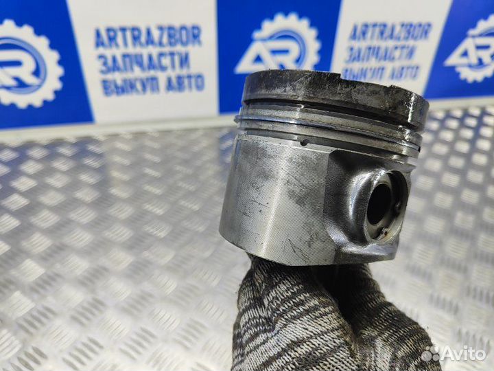 Поршень с шатуном Mitsubishi Pajero Sport 2 4D56