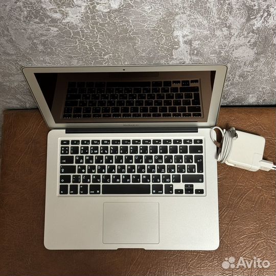 Apple MacBook Air 13 mid 2011 i5 4гб 250гб