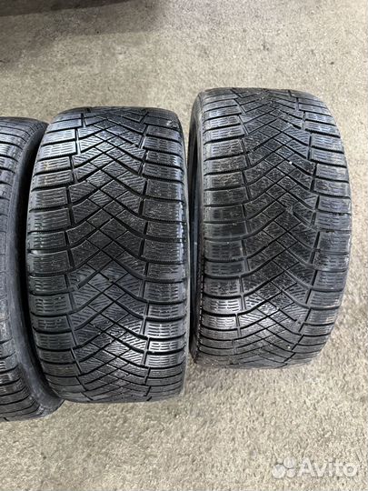 Pirelli Ice Zero FR 245/40 R18 97H