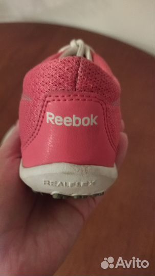 Кроссовки женские Reebok 38,5 EUR 24,66 см