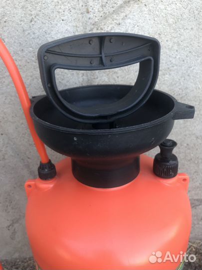 Опрыскиватель садовый жук, 9 литров