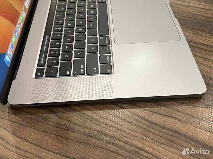 Apple MacBook Pro 16