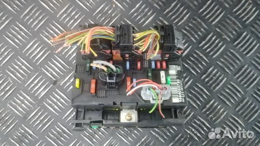 Блок предохранителей peugeot 307 (1GM02M101)