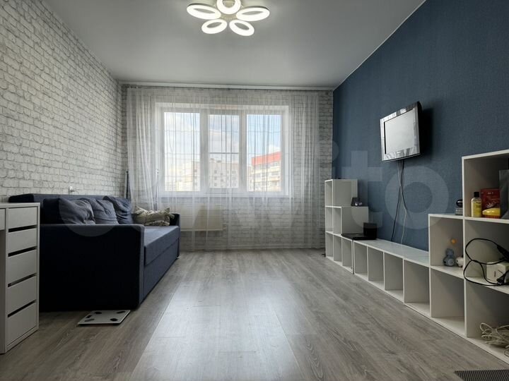 2-к. квартира, 52 м², 4/10 эт.