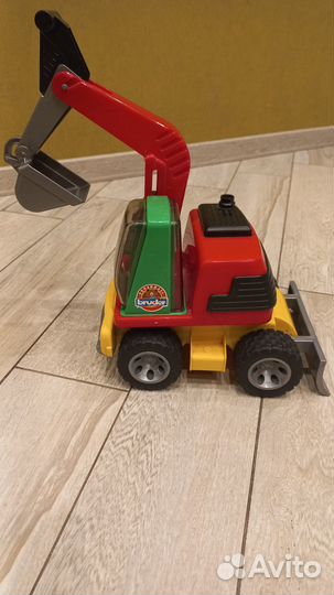 Экскаватор bruder
