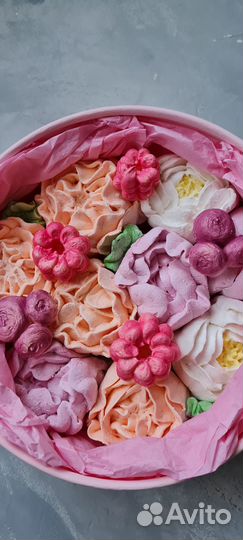 Зефирные цветы в шляпной коробочке