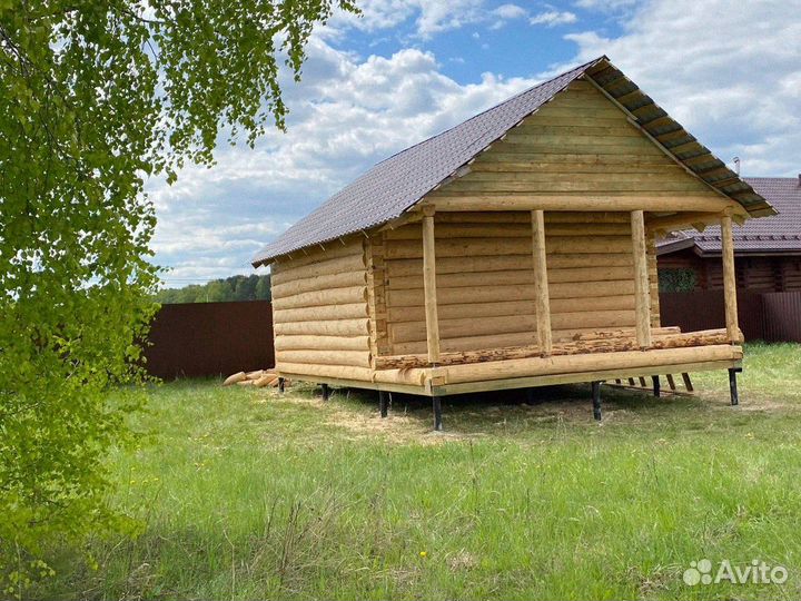 Сруб бани из бревна ручной рубки не бруса 5x5