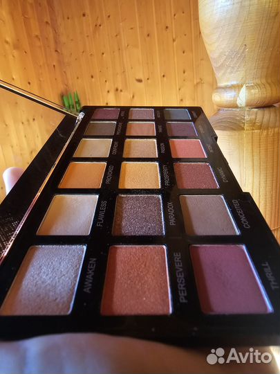 Тени Revolution Pro Regeneration Palette Mirage