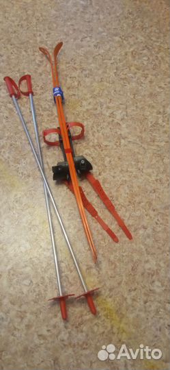 Лыжные палки и лыжи детские