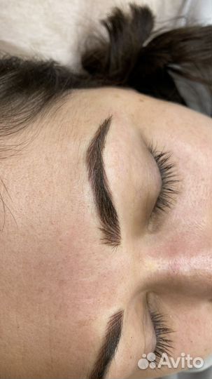 Модель на перманентный макияж бровей