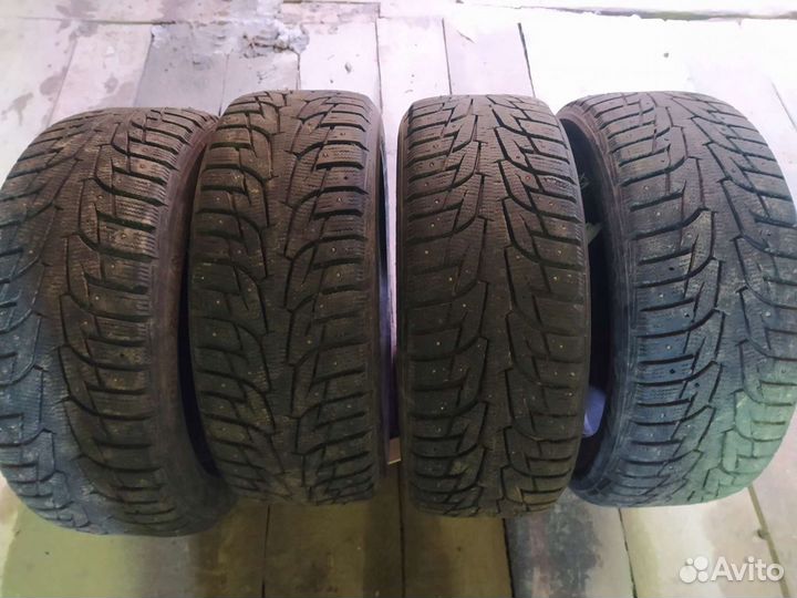 Hankook Winter I'Pike 215/50 R17