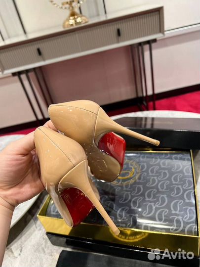 Женская Туфли Christian Louboutin kite