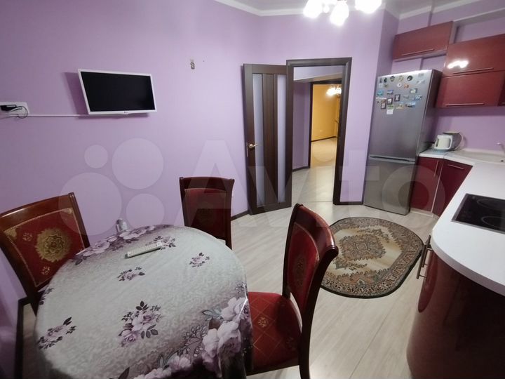 2-к. квартира, 70 м², 3/12 эт.