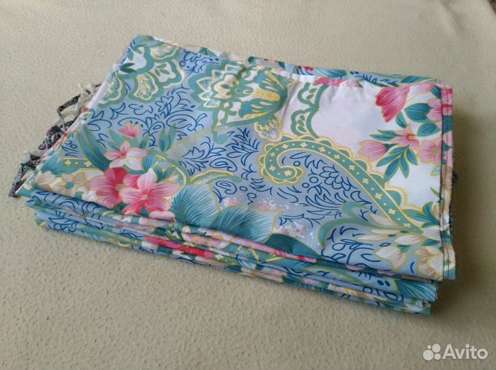 Подушки, иск. наполнитель. Прошли чистку. 65 на 70