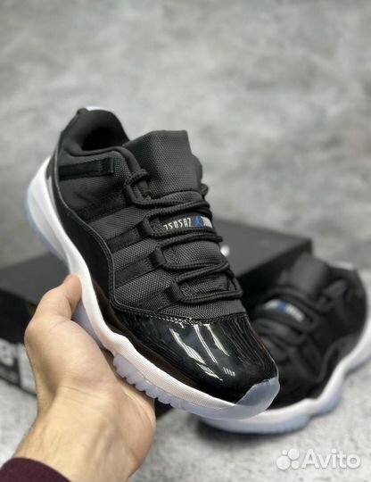 Nike air jordan 11 low space jam