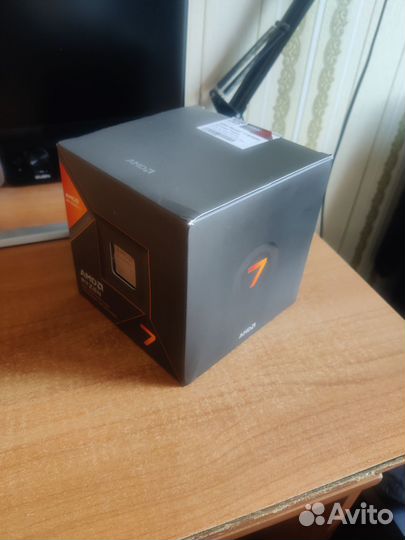 Процессор AMD Ryzen 7 8700G BOX