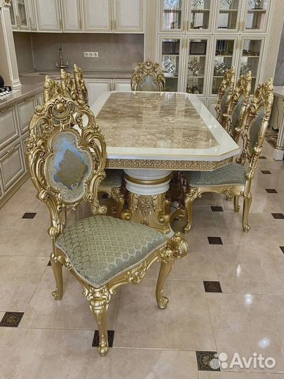 Стол обеденный со стульями