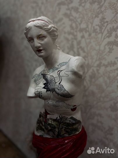 Гипсовая скульптура Венеры Милосской