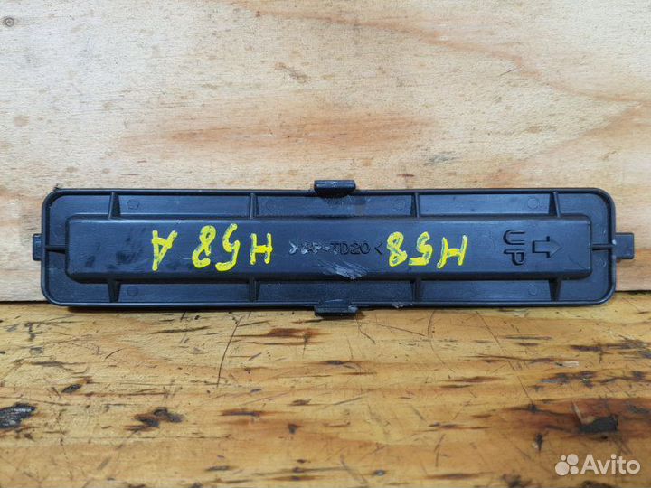 Крышка Mitsubishi Pajero Mini H58A 4A30 2003