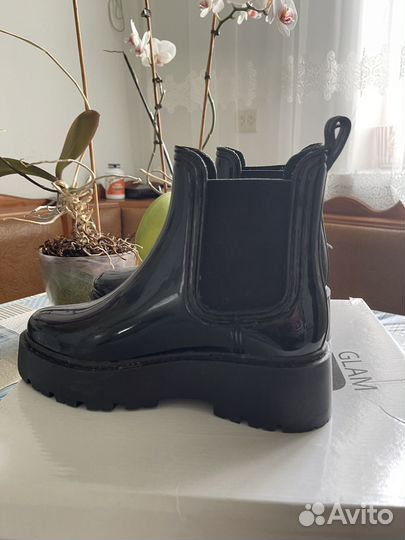 Резиновые сапожки женские