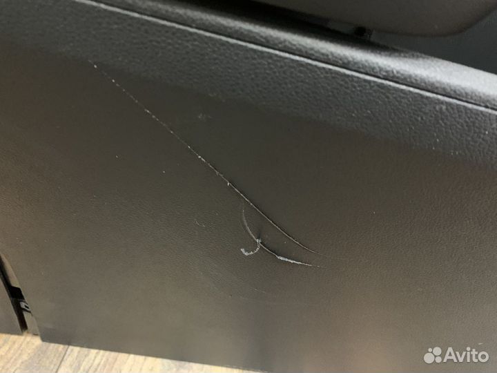 Skoda Kodiaq Консоль центральная с подлокотником