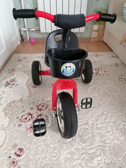 Трехколесный велосипед