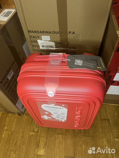 Чемодан Mandarina Duck размер S Cayenne (красный)