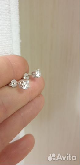 Золотые серьги с природными бриллиантами