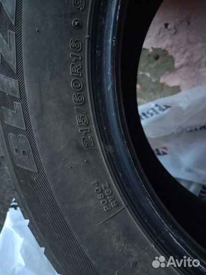 Bridgestone Blizzak Revo GZ 215/60 R16