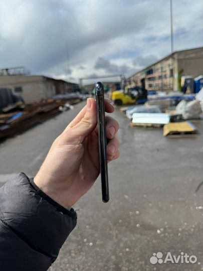 iPhone X, 64 ГБ