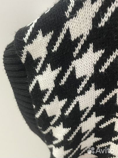 Жилетка женская вязаная