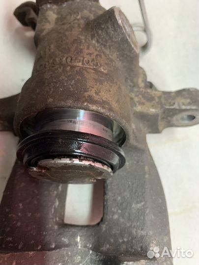 Супорт Джили Эмгранд X 7 задний левый