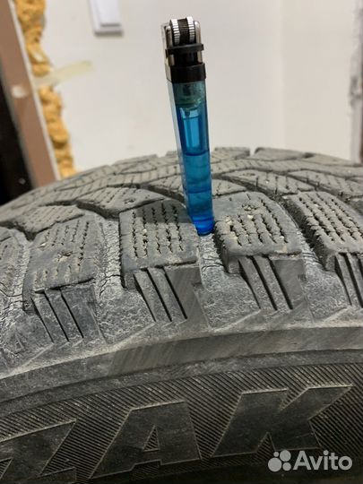 Bridgestone Blizzak Spike-01 225/65 R17