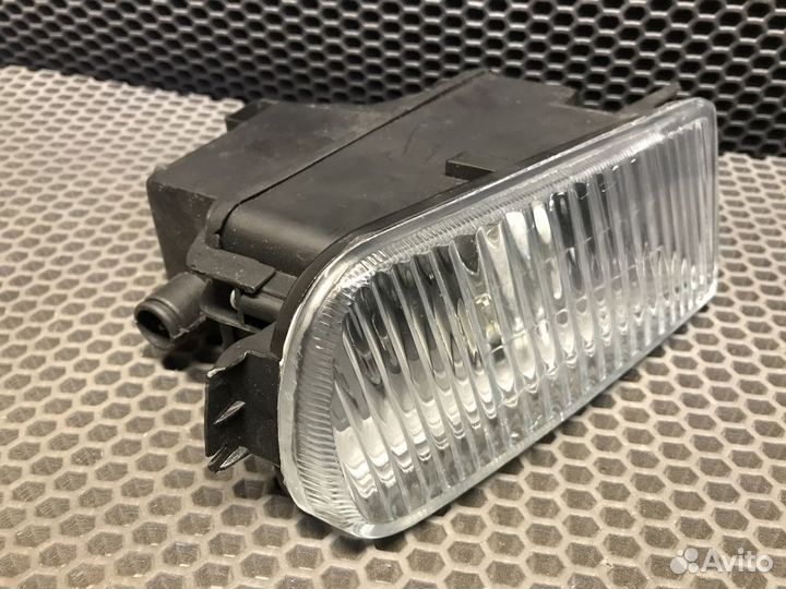 Фара противотуманная правая audi 100 1983-1991
