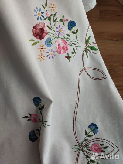 Скатерть ручная вышивка гладью Германия