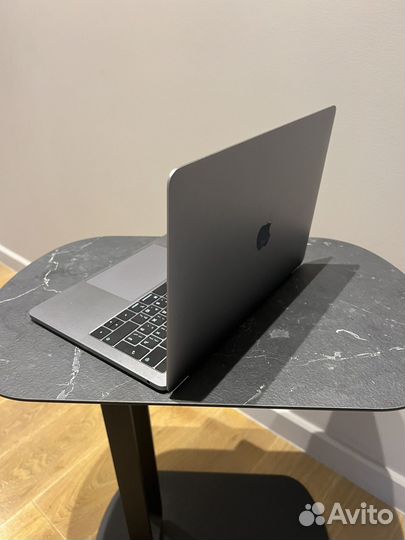 Apple Macbook Pro 15,4 (13-inch, 2019)