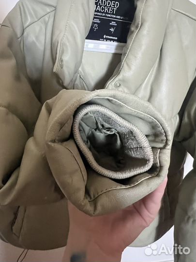 Зимний короткий пуховик stradivarius